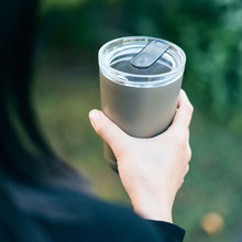 Lade das Bild in den Galerie-Viewer, TO GO TUMBLER 360ml mit Stopfen in 2 Farben
